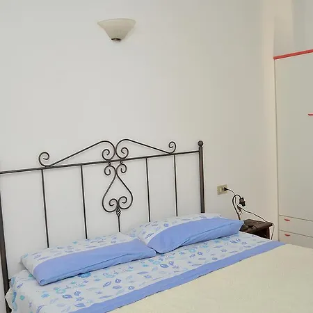 Santu Pretu Bed & Breakfast Galtelli